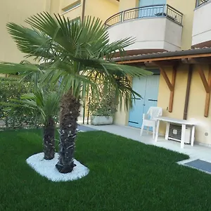 Elisa Piano Terra Con Giardino E Posto Incluso Apartment Caorle